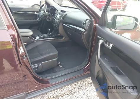 2015 Kia Sorento Lx z USA, uszkodzony, nr VIN 5XYKT4A63FG626333